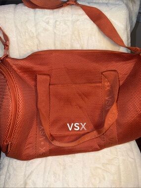 VSX Mesh Duffle Bag in Rust